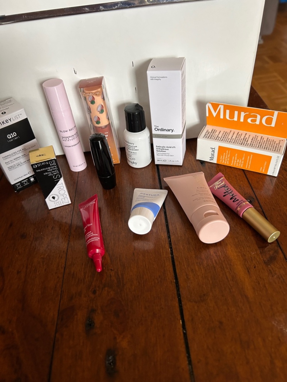 Murad Primer Tube in Orange and White Packaging